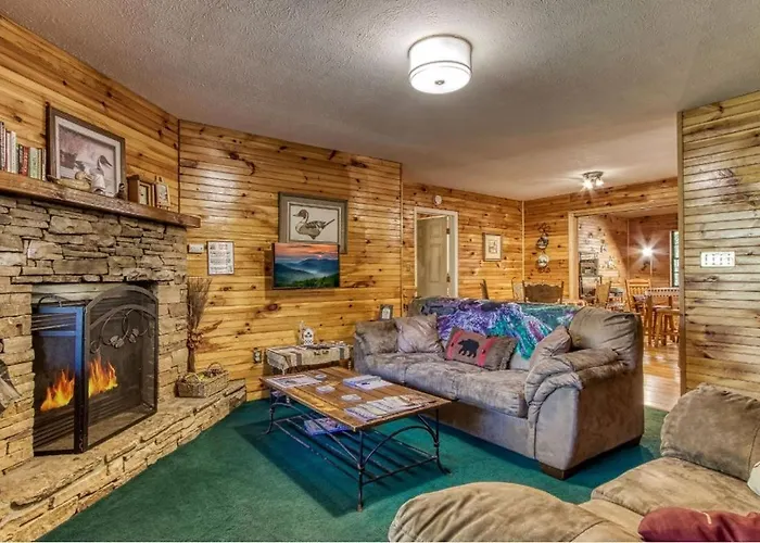 Sunset Ridge Cabin - A Romantic Smoky Mountain Escape Or Family Getaway With Privacy - Behind Dollywood, Large Game Room, Jacuzzi Tub, Fire Pit, Large Wrap-Around Deck, And More